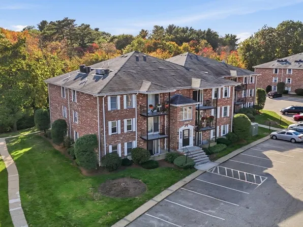 352 Neponset St APT L, Canton, MA 02021