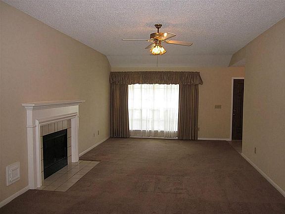 5th image of 13846 Fair Park Dr