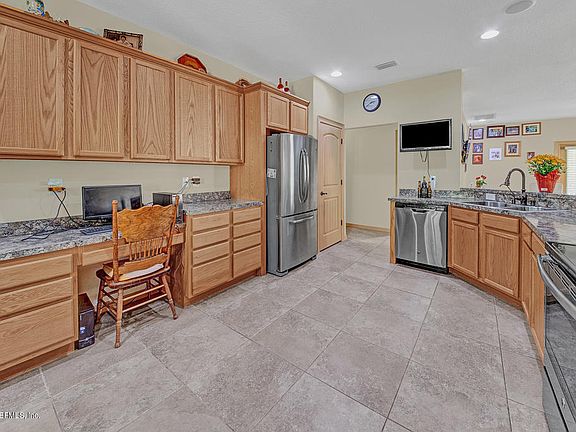 3rd image of 95079 Oriole St