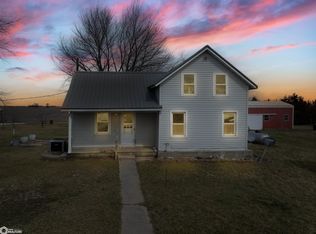 4015 Fee Rd, Center Point, IA 52213