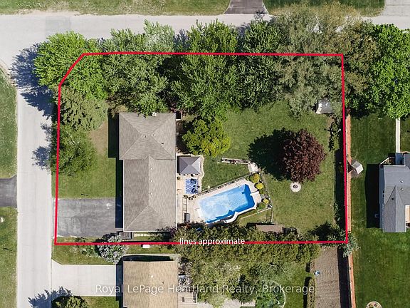 2nd image of 36589 Dunlop Dr