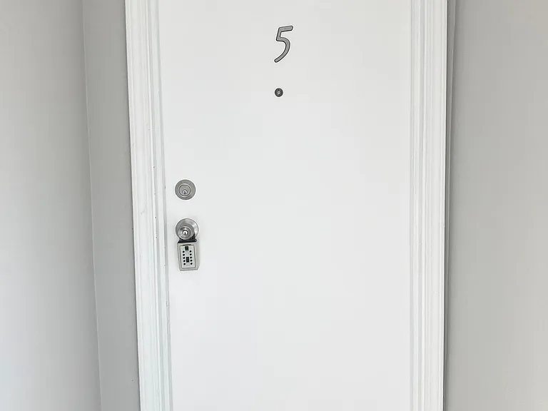 2034 John R Rd #5 — Photo 3