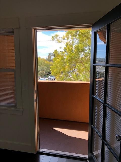 1st image of 2300 De La Vina St #5