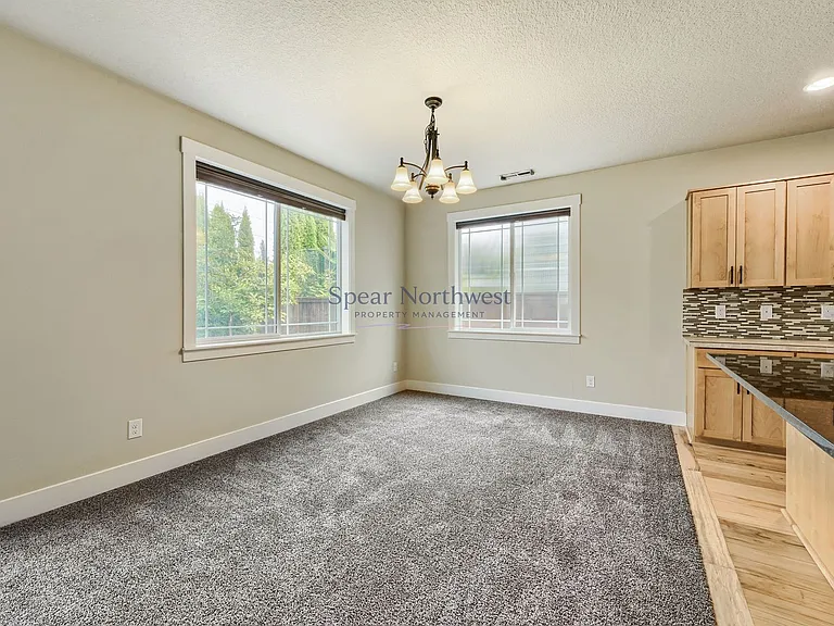 552 NE 77th Ave — Photo 10