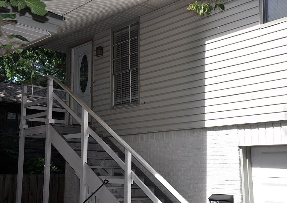 1st image of 2705B Cockrell Ave #B