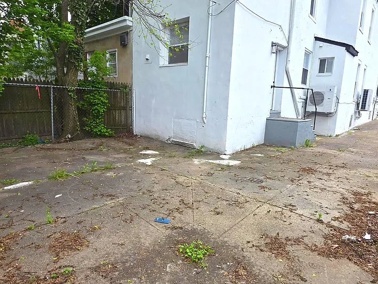 6233 Chew Ave — Photo 20