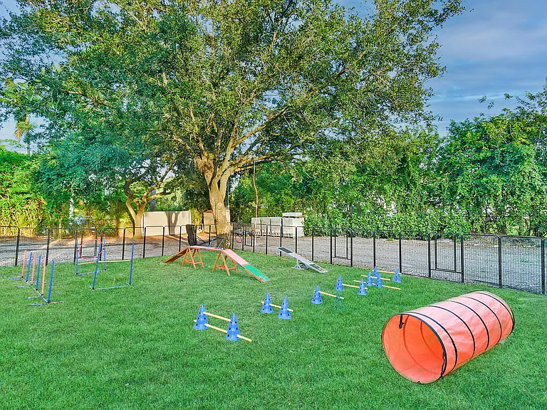377 Squire Dr — Photo 52