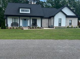 6481 Dufour Dr, Meridian, MS 39301