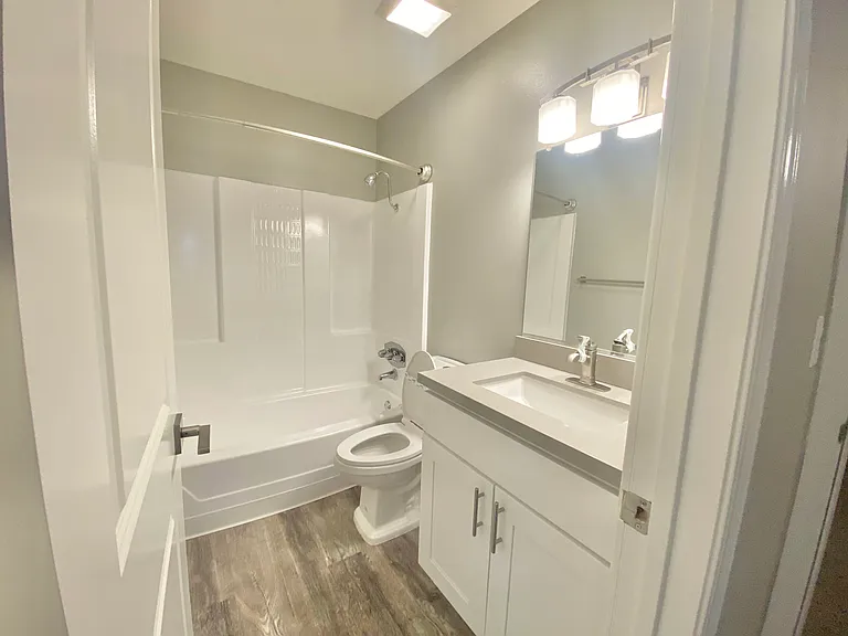 1818 N Alvarado St #6 — Photo 14