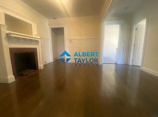 452 Park Dr APT 4, Boston, MA 02215