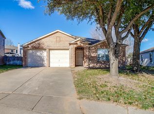 1208 Rocky Top Cir, Saginaw, TX 76131