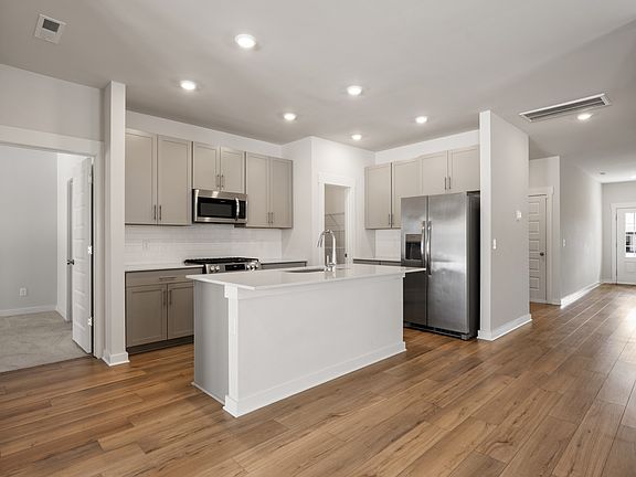 5th image of 148 Merion Way