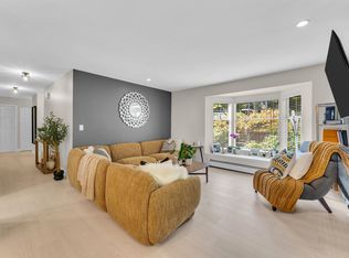 1140 Falcon Dr #10, Coquitlam, BC V3E2J9