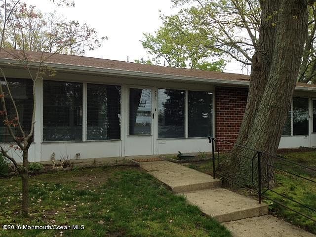 1st image of 945C Aberdeen Dr