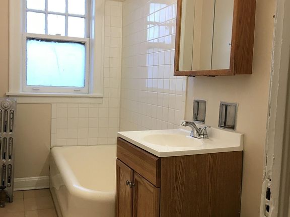 5th image of 4506 N Ashland Ave #2B