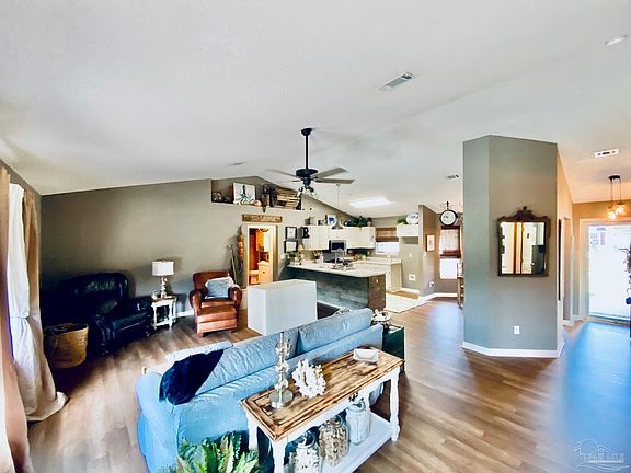 4th image of 6121 Suntan Cir
