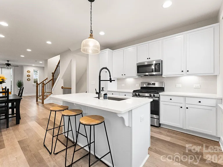648 W End Dr — Photo 16