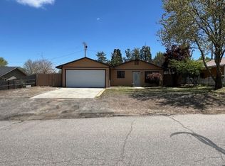 21440 Santa Barbara Dr, Tehachapi, CA 93561