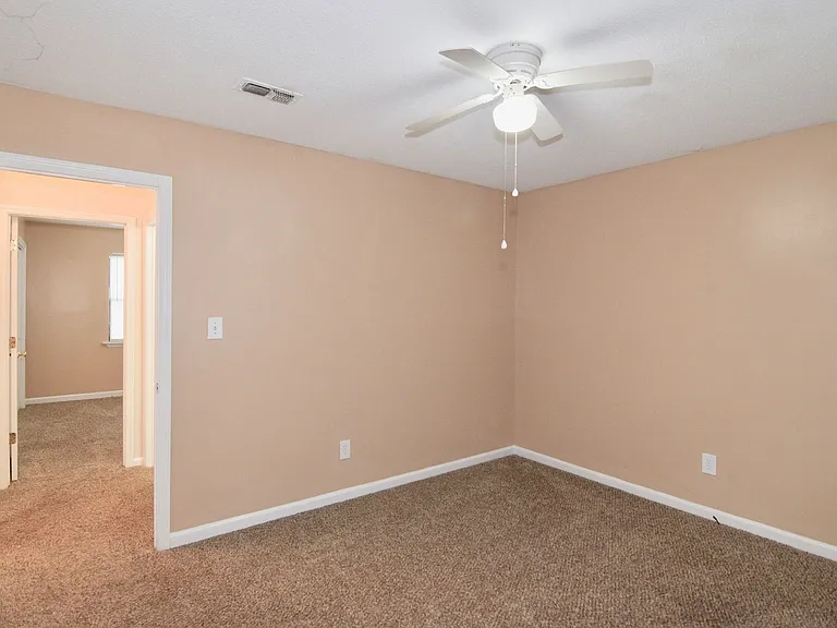 4154 Arlington Rd — Photo 33