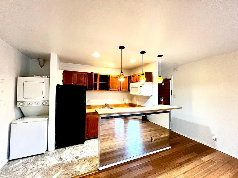 9839 Walnut St #305 — Photo 6