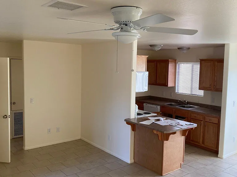 354 W Hollamon St #D — Photo 8