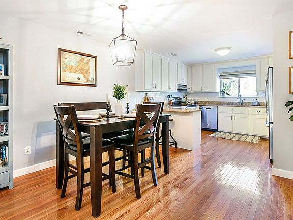 267 W Cedar St #5d Norwalk, CT 06854 (07 of 17).jpg
