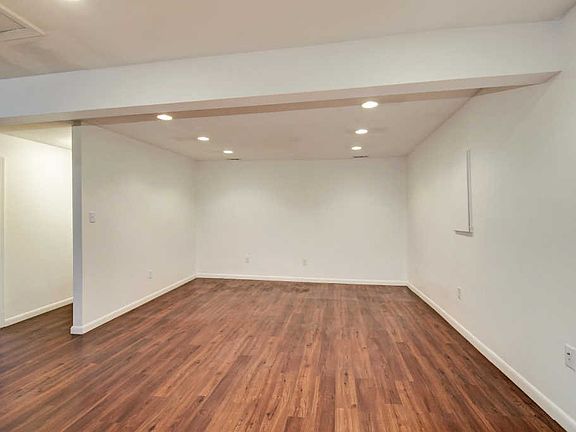 2nd image of 39 Lovall Ln