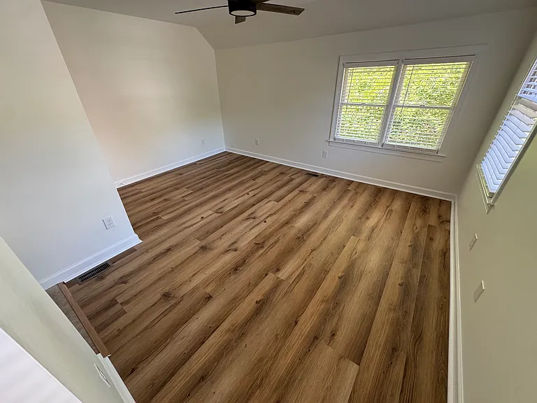1551 Village Glenn Dr — Photo 10