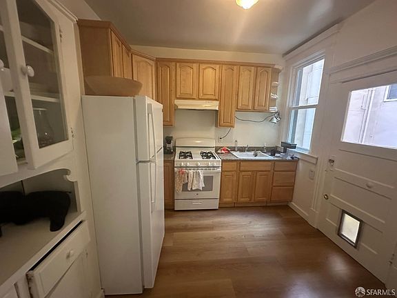 4th image of 1451 Larkin St