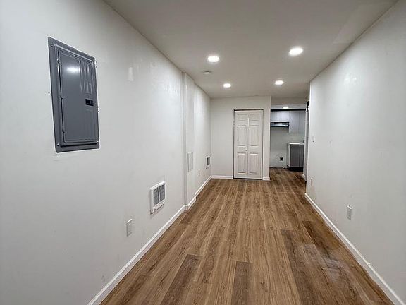 4th image of 1153 Atwood Rd #2