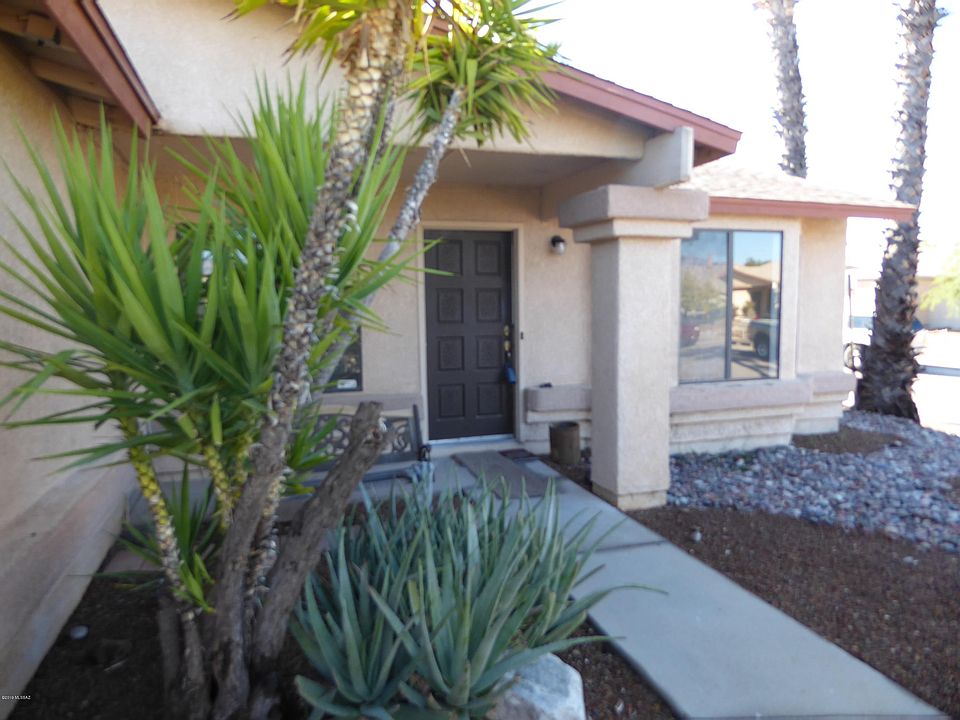 1st image of 10180 E Calle Magdalena