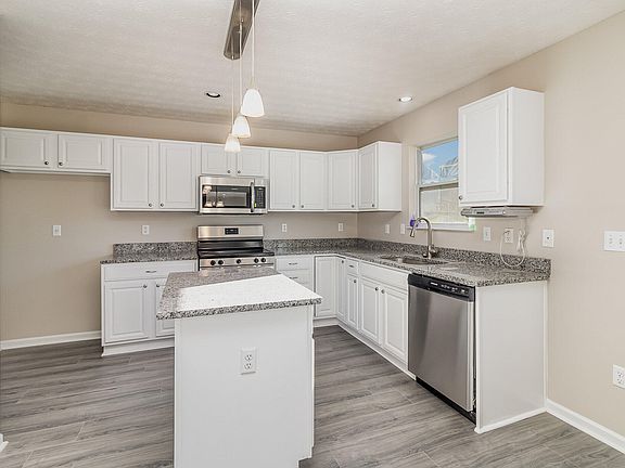3rd image of 266 Veneto Dr