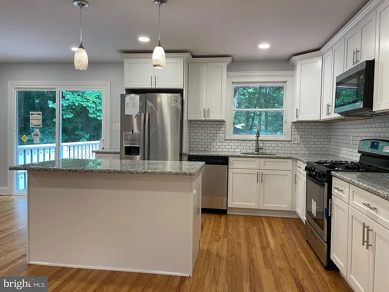 13 Glen Dr — Photo 8