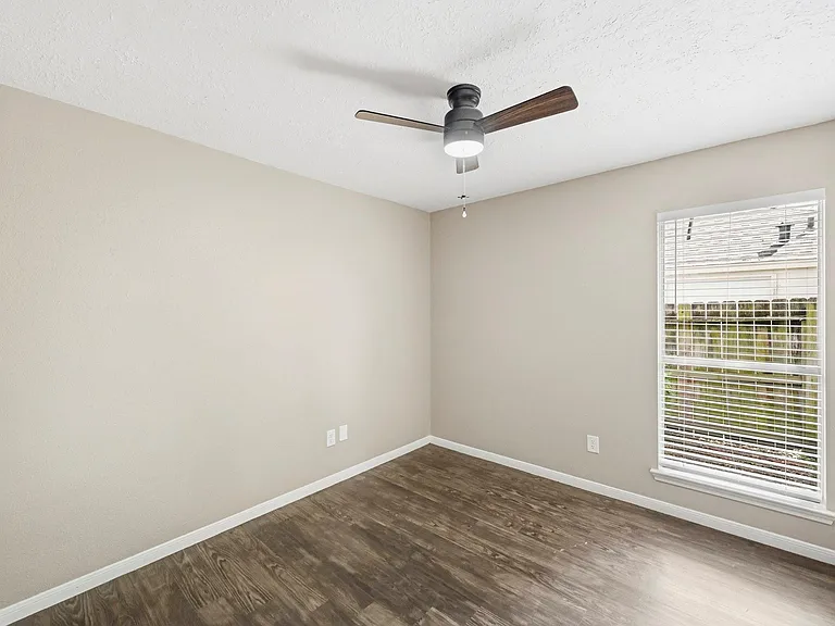 5202 Roserock Ln — Photo 9