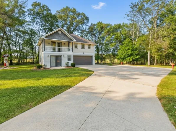 138 Deepwood Dr, Murray, KY 42071