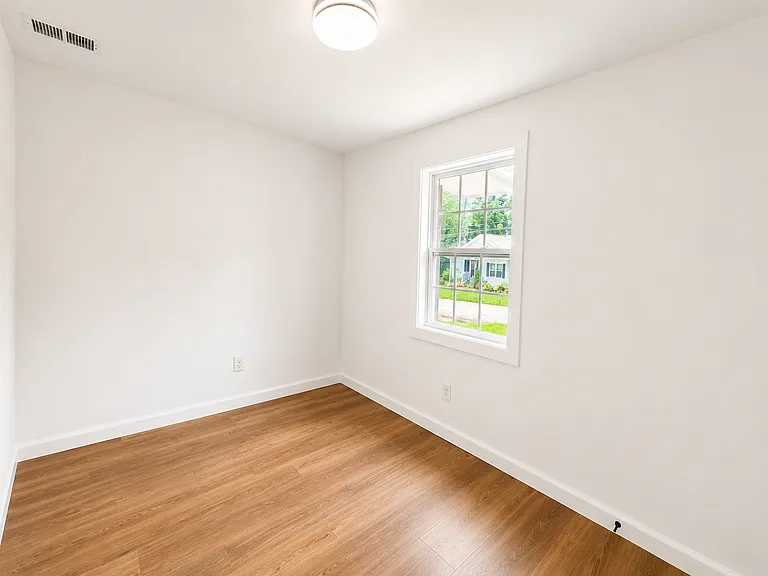 2227 Bernhurst Dr — Photo 6