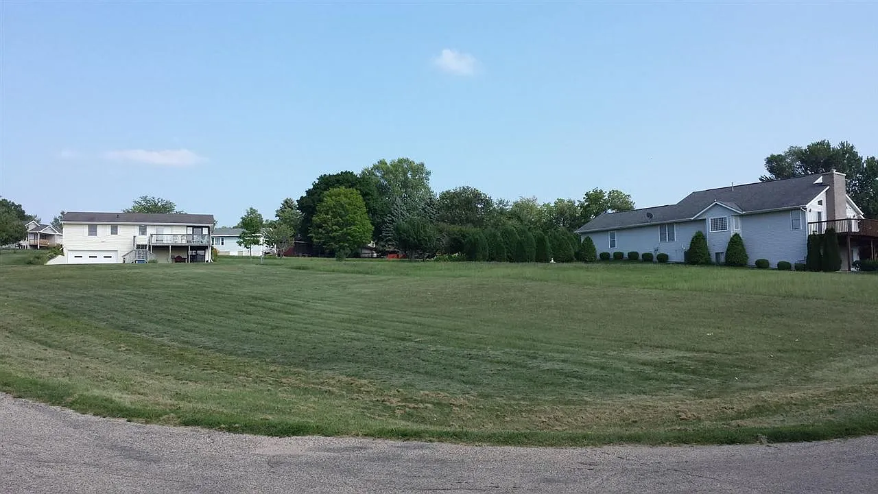 1385 Pier Dr photo 1