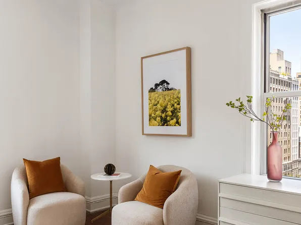 975 Park Avenue image 9 of 16