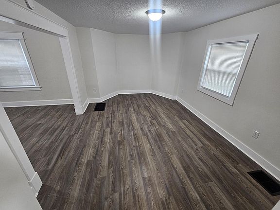 5th image of 618 Catalpa Ave