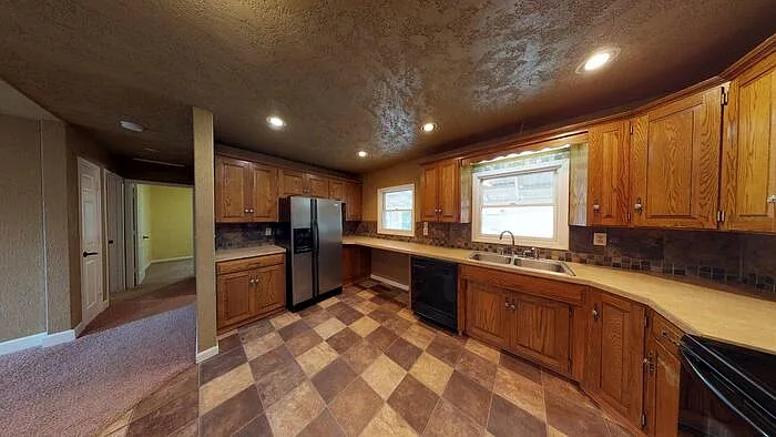 3 bed, 2.0 bath, $1,350 — Photo 1