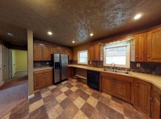 811 6th Ave NW, Mandan, ND 58554