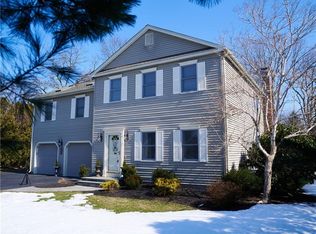 222 Farm Meadow Ln, Cheshire, CT 06410