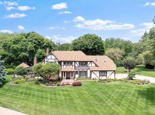 11 Fernilee Ct, Sugar Grove, IL 60554