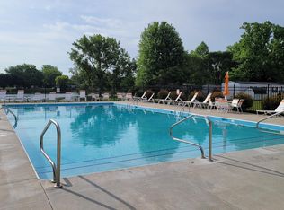 1613 Marblehead Dr, Mishawaka, IN 46544