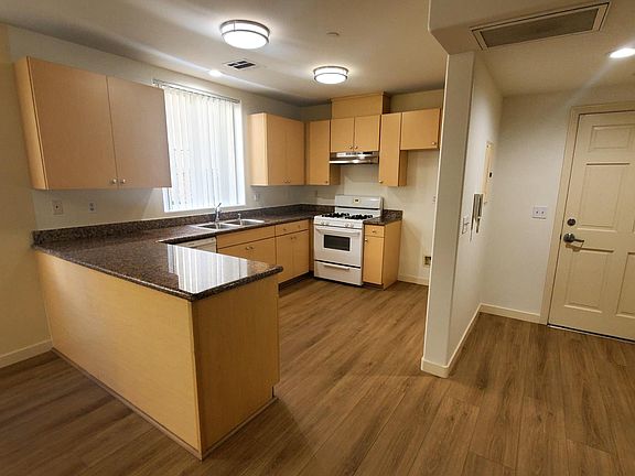 5th image of 616 N Jackson St APT 108