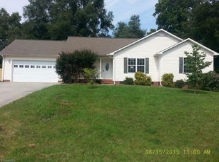 13 Braxton Ln, Thomasville, NC 27360