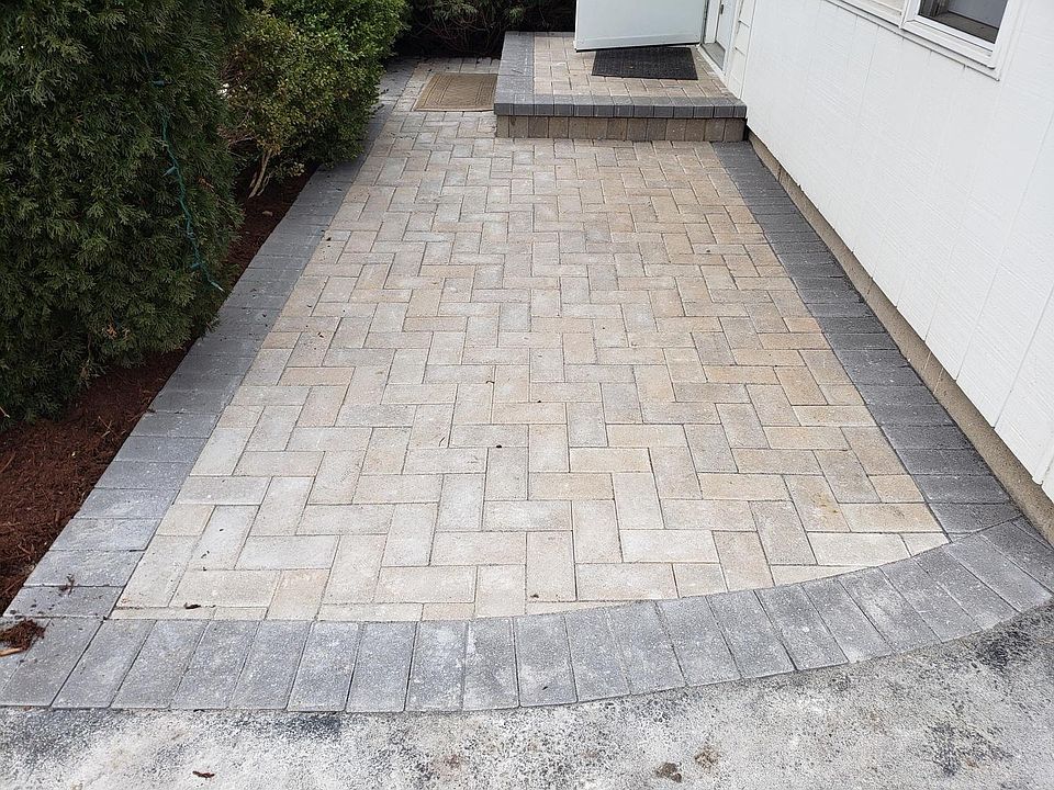 2nd image of 1019 E Tulip Way