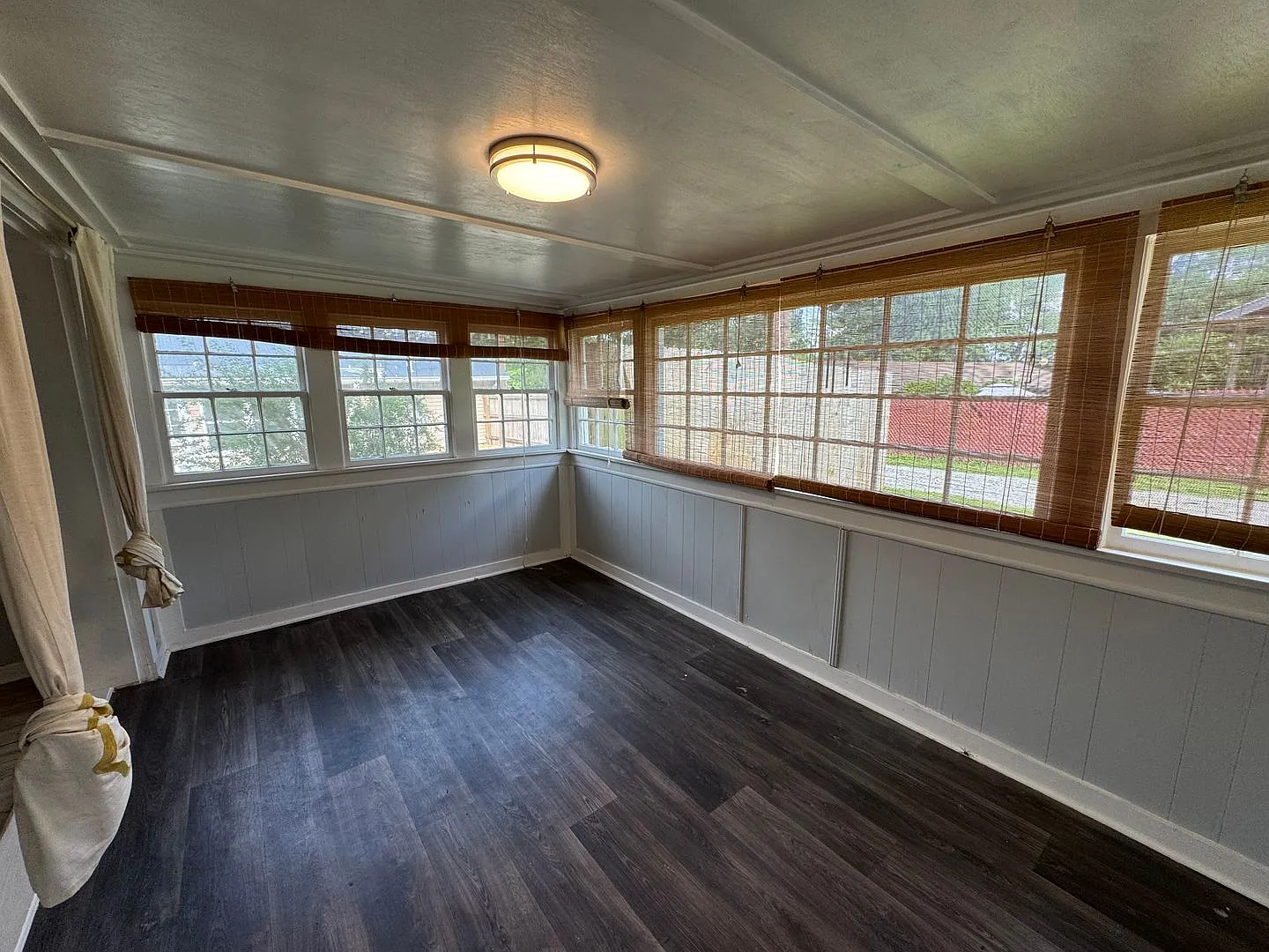Perfect starter home on Noc Mtn — Photo 3