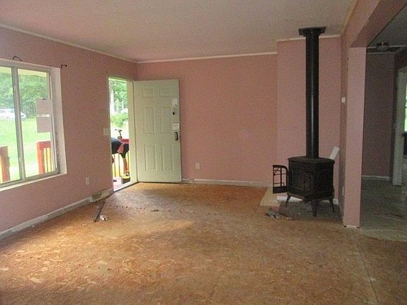 2nd image of 104 White Ash Ct