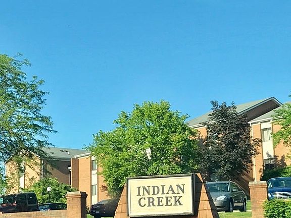 Indian Creek Condominium main entrance